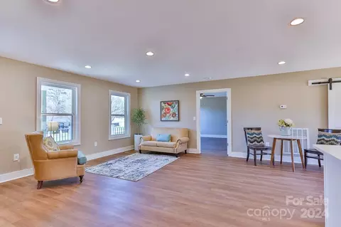 Living - 1092 Manor St, Conover, NC 28613 photo 1 of 2