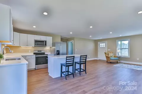 Kitchen - 1092 Manor St, Conover, NC 28613 photo 1 of 6