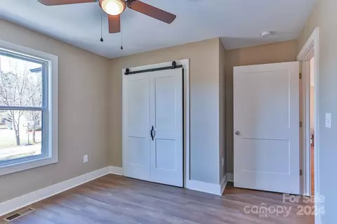 Bedroom - 1092 Manor St, Conover, NC 28613 photo 3 of 3