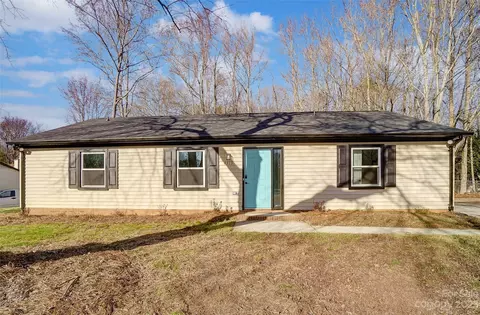 4313 Dunwoody Dr, Charlotte, NC 28215