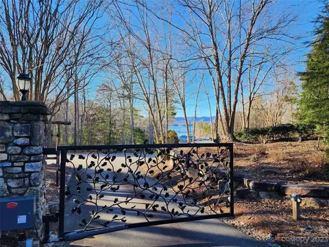 4836 Stream Side Ln, Morganton, NC 28655 photo 3