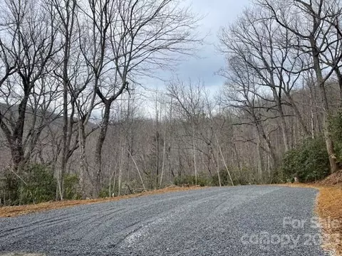 290 Rustic Ridge Rd, Black Mountain, NC 28711
