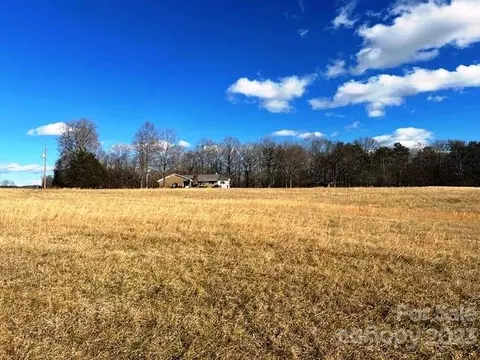 320 Luckadoo Rd, Bostic, NC 28018 photo 3