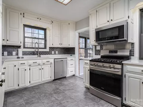 917 E Main St, Maiden, NC 28650 photo 7