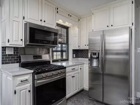 917 E Main St, Maiden, NC 28650 photo 9