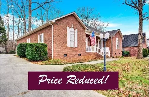 1554 Weatherwood Dr, Lincolnton, NC 28092