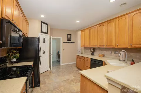 352 Garnet Ct, Fort Mill, SC 29708 photo 8