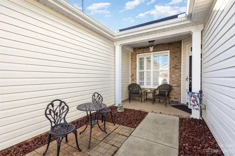 352 Garnet Ct, Fort Mill, SC 29708 photo 2