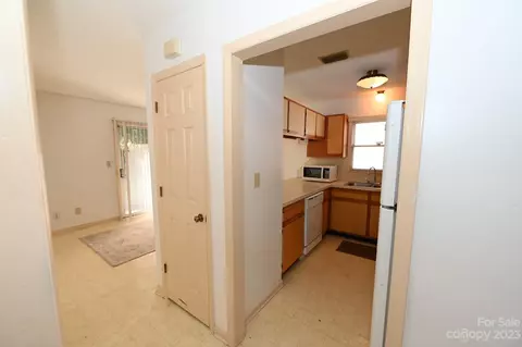 102 Brandywine Ne E6 Dr NE #E6, Conover, NC 28613 photo 6