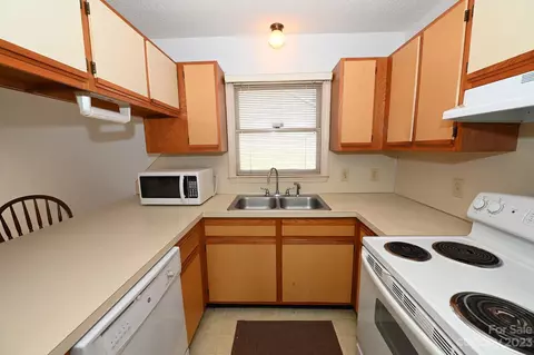 102 Brandywine Ne E6 Dr NE #E6, Conover, NC 28613 photo 7