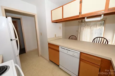 102 Brandywine Ne E6 Dr NE #E6, Conover, NC 28613 photo 8