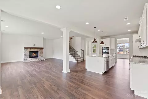 305 W Waterlynn Rd, Mooresville, NC 28117