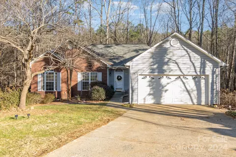 2900 Holcroft Ct, Matthews, NC 28105