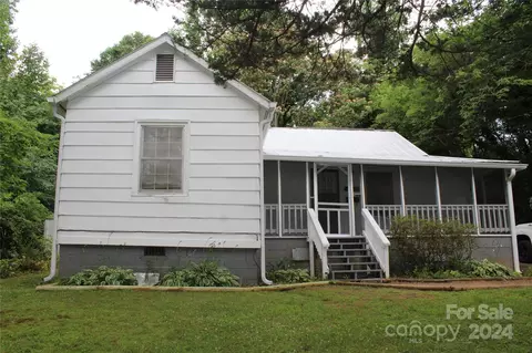 101 Bay St, Morganton, NC 28655
