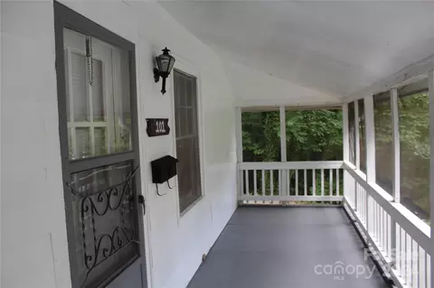 101 Bay St, Morganton, NC 28655 photo 2