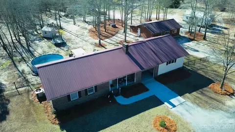 96 Sandhills Rd, Jefferson, SC 29718 photo 2