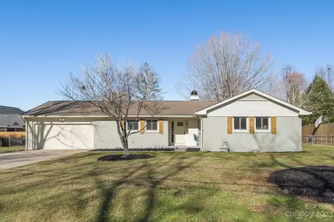 45 Broadview Cir, Brevard, NC 28712