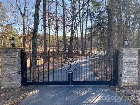 118 Lehue Parker Rd, Norwood, NC 28128