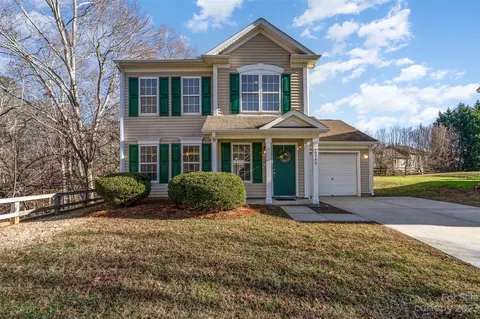 6040 Briggs Dr, Charlotte, NC 28269