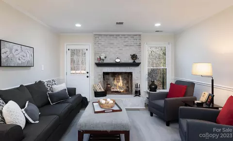 716 Forest Ln, Belmont, NC 28012