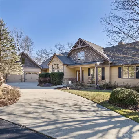 69 Mountain Elder Ln, Hendersonville, NC 28739
