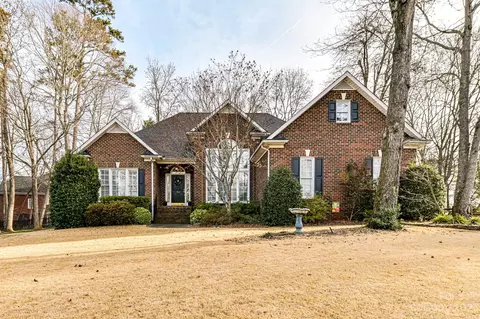 2611 Carmarthen Ct, Matthews, NC 28104