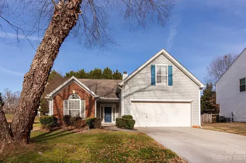 4711 Ambridge Dr, Charlotte, NC 28216