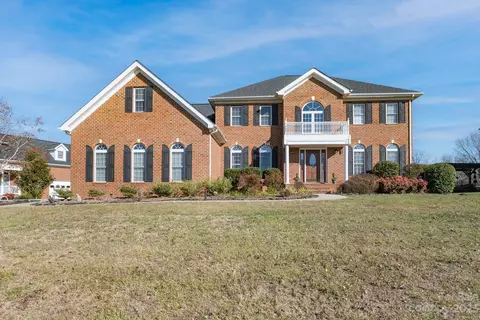1214 Emerald Lake Dr, Matthews, NC 28104