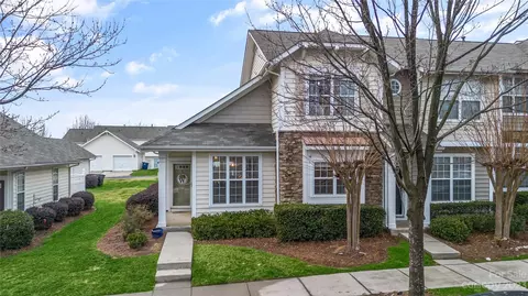 1144 Drummond Ln, Matthews, NC 28104
