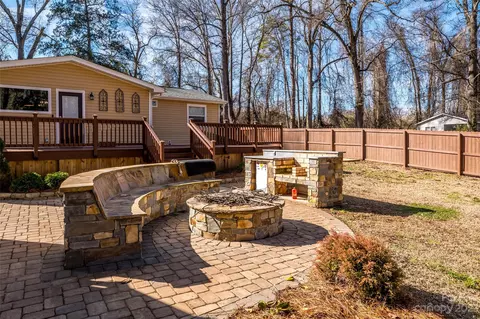 1154 Hickory Ln, Rock Hill, SC 29732