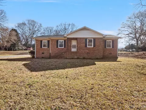 108 Hillcrest Ave, Clover, SC 29710
