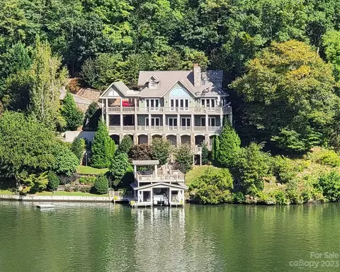 418 Chapel Point Rd, Lake Lure, NC 28746