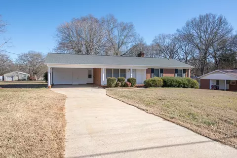 136 Hillcrest St, Shelby, NC 28152