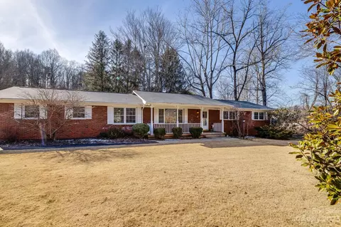 5 Twin Hills Dr, Weaverville, NC 28787