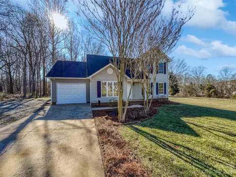 3033 Country Crossing Dr, Lincolnton, NC 28092