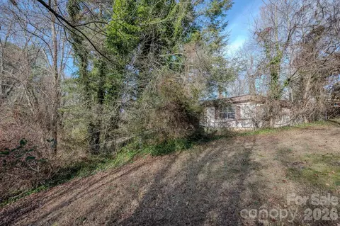41 W Skyland Cir, Woodfin, NC 28804