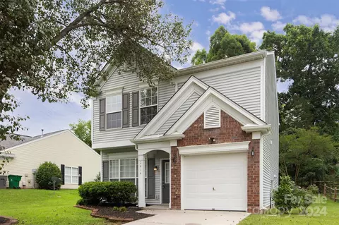 2414 Sawyer Dr, Charlotte, NC 28213