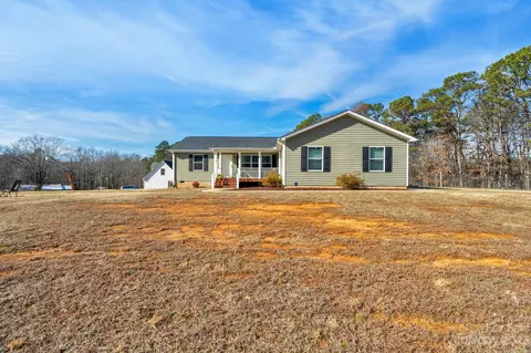 107 Adkins Ln, Statesville, NC 28677