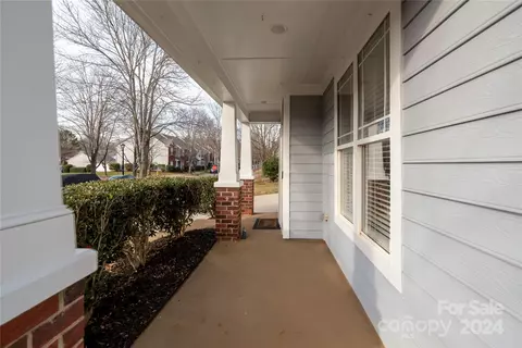 Exterior - 18944 Coachmans Trce, Cornelius, NC 28031 photo 4 of 6