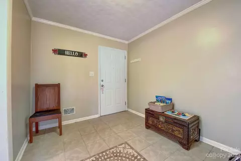 804 7th Ave, Conover, NC 28613 photo 2