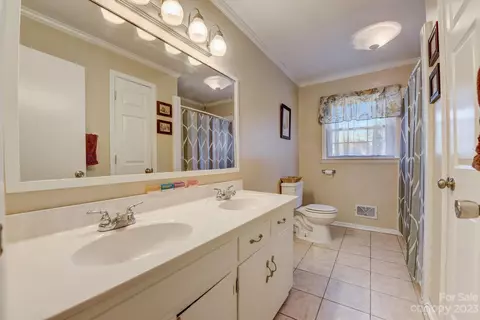 804 7th Ave, Conover, NC 28613 photo 17