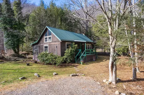 246 Mountain Farm Rd, Burnsville, NC 28714