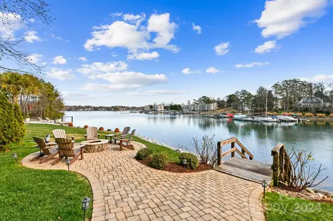 View/Area - 20817 Pointe Regatta Dr, Cornelius, NC 28031 photo 5 of 7