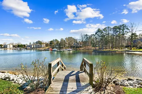 View/Area - 20817 Pointe Regatta Dr, Cornelius, NC 28031 photo 6 of 7