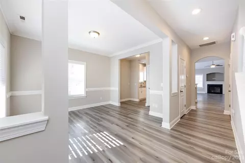 18909 Ruffner Dr, Cornelius, NC 28031 photo 2