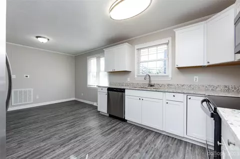 636 Westside Ter, Davidson, NC 28036 photo 8
