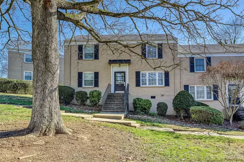 231 Wakefield Dr, Charlotte, NC 28209