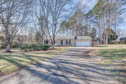 131 Smoke Tree Ct, Gastonia, NC 28056