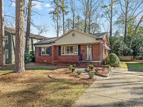 2426 Arnold Dr, Charlotte, NC 28205