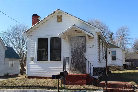 520 W Concord St, Morganton, NC 28655